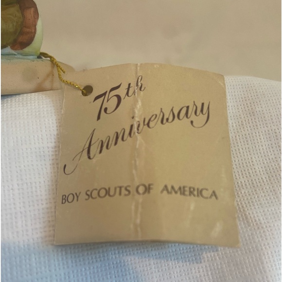 Boy Scouts Joseph Csatari 75th Anniversary 1984 Porcelain Figurine +Plus Figures - Picture 2 of 13